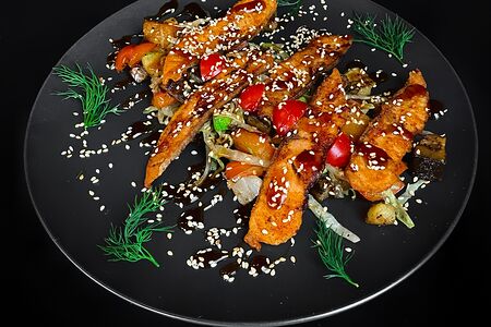 Тёплый салат с лососем