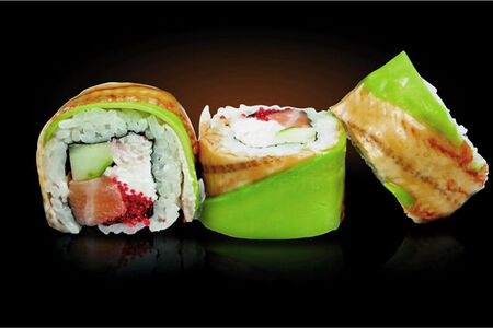 Ролл авокадо-угорь