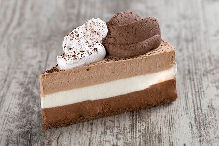 Торт три шоколада (творожный)