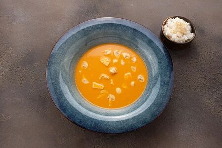 Суп Том ям с курицей