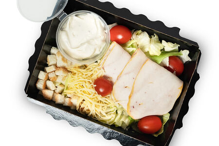 Салат Цезарь с курицей