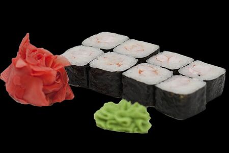 Ролл с креветкой