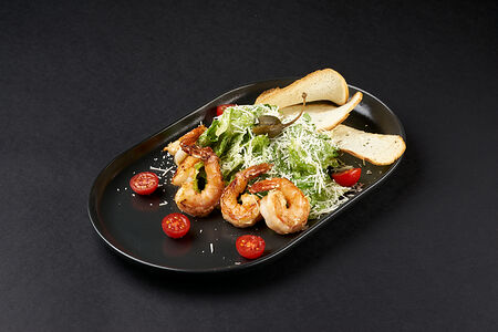 Салат Цезарь с креветками