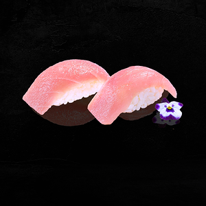 Суши с тунцом