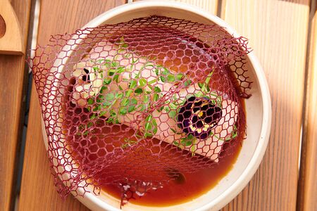 Нежный рулет из креветок и страчателлы