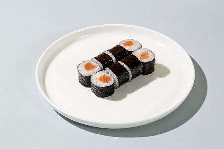 Маки с лососем холодного копчения