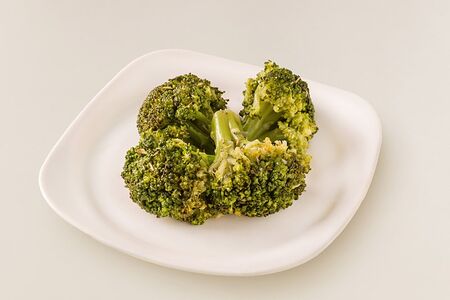 Брокколи с травами