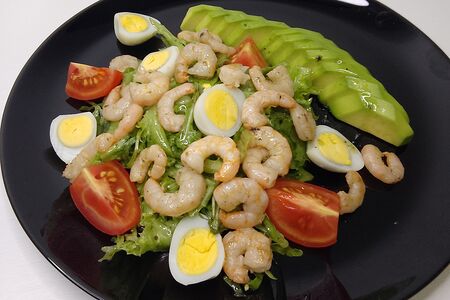 Салат коктейль с креветками