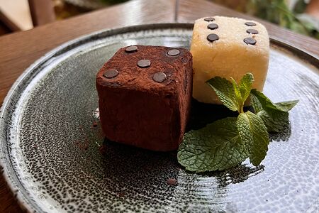 Фирменный десерт Шеш беш