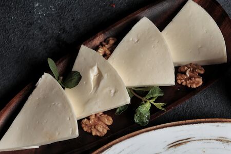 Сулугуни молочный