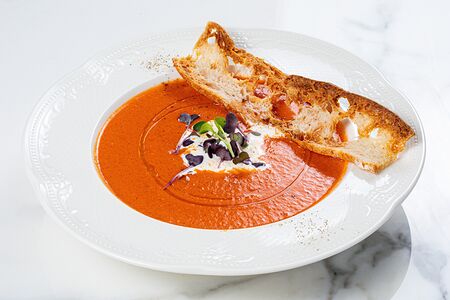 Томатный суп со страчателлой