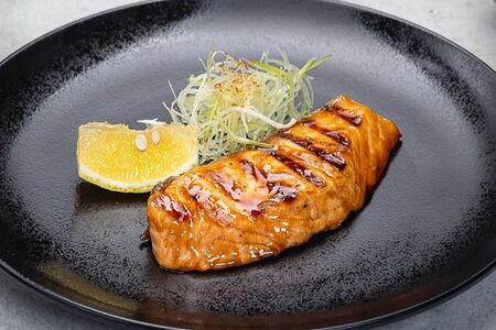 Стейк из лосося