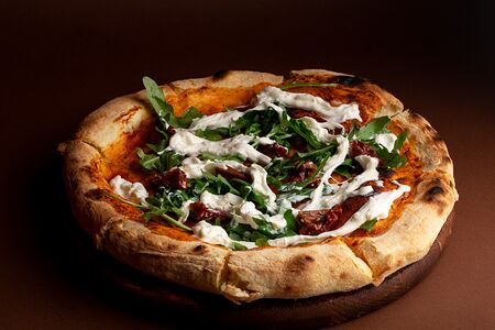 Пицца Страчателла с вялеными томатами