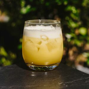 Свежевыжатый ананасовый сок