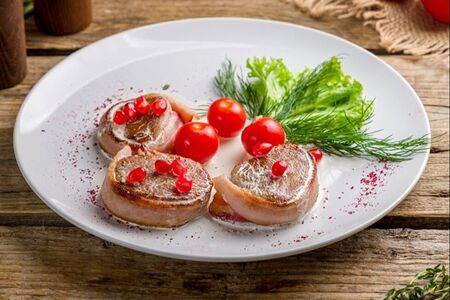 Медальоны из свинины