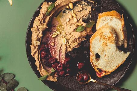 Паштет из печени цыпленка с вишневым соусом