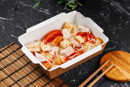 Салат Цезарь с курицей