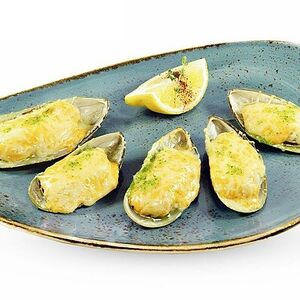 Мидии запеченные в сливочном соусе