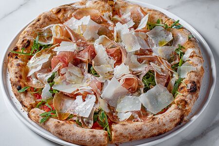 Пицца Парма с рукколой