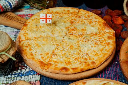 Закрытый хачапури с 4-мя видами сыра