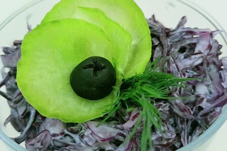 Салат из синей капусты