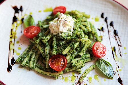 Маккерони в соусе песто