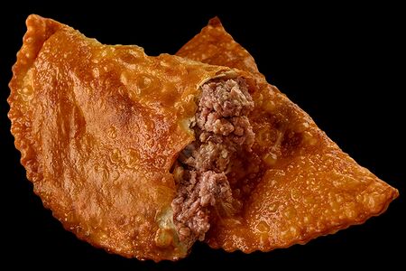 Чебурек со свининой-говядиной