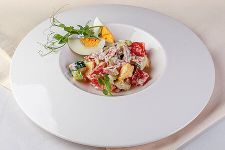 Салат картофельный с тунцом