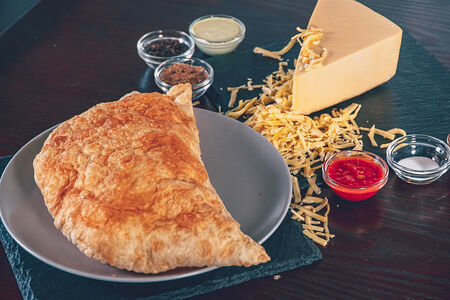 Чебурек с сыром