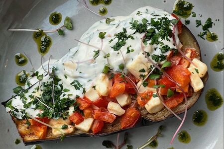 Баклажан с сыром под сметанным соусом