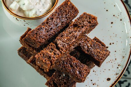 Гренки чесночные