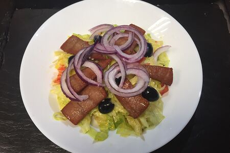 Салат с тунцом