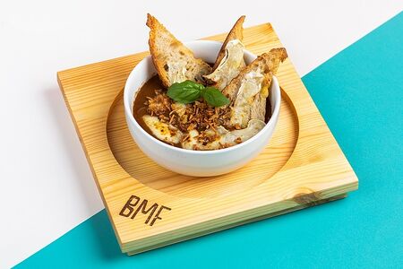 Луковый крем-суп с камамбером