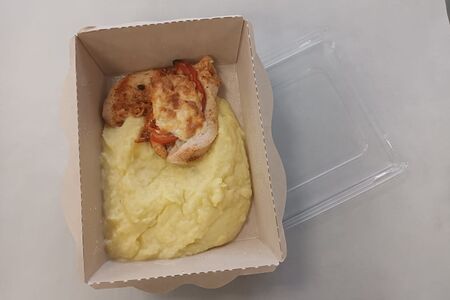 Куриная отбивная и картофельное пюре