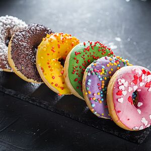 Пончики с начинкой в ассортименте