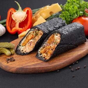 Шаурма классическая в черном лаваше