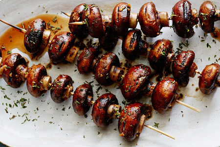 Шашлык из шампиньонов на углях