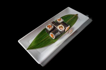 Мини-ролл с мидиями