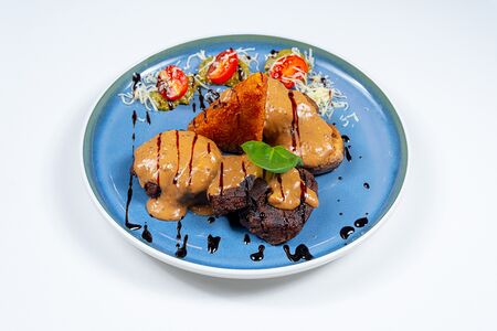 Медальоны из телятины