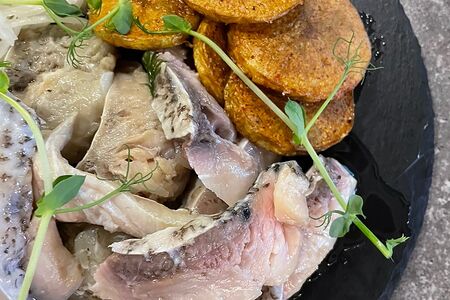 Толстолобик маринованный с картошечкой и лучком