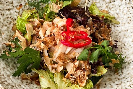 Салат с кальмаром в тайском стиле