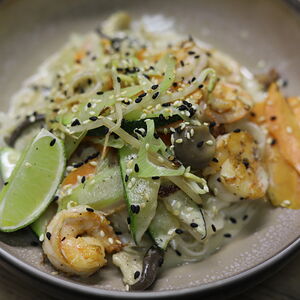 Wok с тигровой креветкой