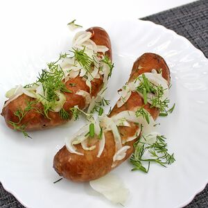 Купаты куриные с маринованным лучком