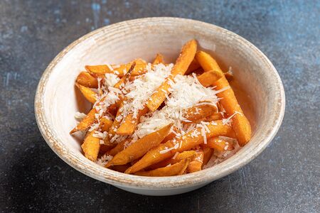 Батат фри с пармезаном