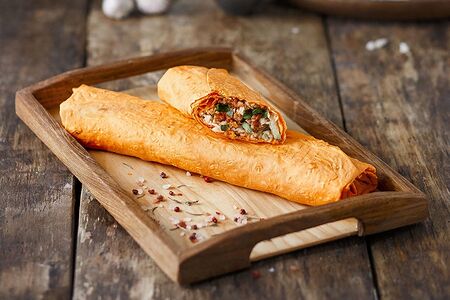 Шаурма Куриная острая в сырном лаваше