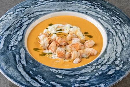 Тыквенный суп с креветками и страчателлой