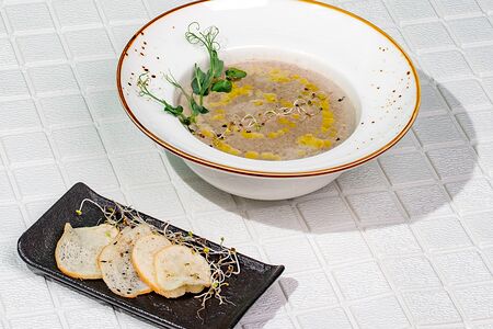 Грибной крем-суп с трюфельным маслом