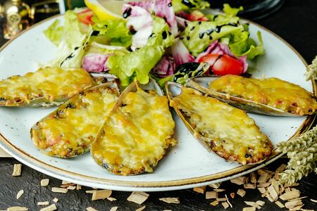 Мидии в сливочном соусе