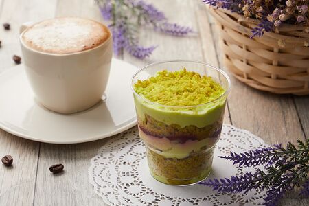 Вегетарианский трайфл Фисташка-малина