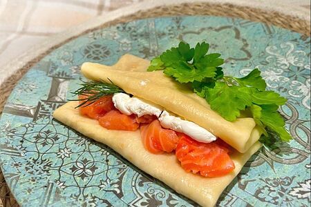 Блинчик с лососем